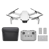 DJI Mini 4K Fly More Combo, Drohne mit 4K UHD Kamera für Erwachsene, unter 249 g, 3-Achsen Gimbal Stabilisierung, 10 km Videoübertragung, autom. Rückkehr, 3 Akkus für 93 min Flugzeit, C0, QuickShots