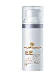 EE Cream mit LSF 50-50ml von Utsukusy. Sehr ergiebige, getönte Tagescreme vereint Make-up, Gesichtspflege (Hyaluron) u. Sonnenschutz (Lichtschutzfaktor 50) für trockene, fettige u. empfindliche Haut