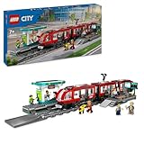 Lego City Straßenbahn mit Haltestelle, Geschenkidee für Fans von Fahrzeug-Spielzeug ab 7 Jahren, mit 6 Minifiguren und einem Blindenhund für Rollenspiele, Bauspielzeug 60423