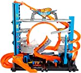 Hot Wheels Garage, Hot Wheels Hai Parkgarage inkl. 2 Spielzeugautos, mit Autorennbahn, Looping Tracks, Auto Spielzeug Aufzug und Platz für +90 Autos, Höhe: 63cm, Spielzeug ab 5 Jahre, FTB69