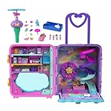 Polly Pocket Pollyville Urlaub im Rollkoffer - 4 Puppen, 1 Fahrzeug, 25+ Zubehörteile, Strand, Promenade, dreistöckiges Hotel mit Helikopter, für Kinder ab 4 Jahren, HKV43